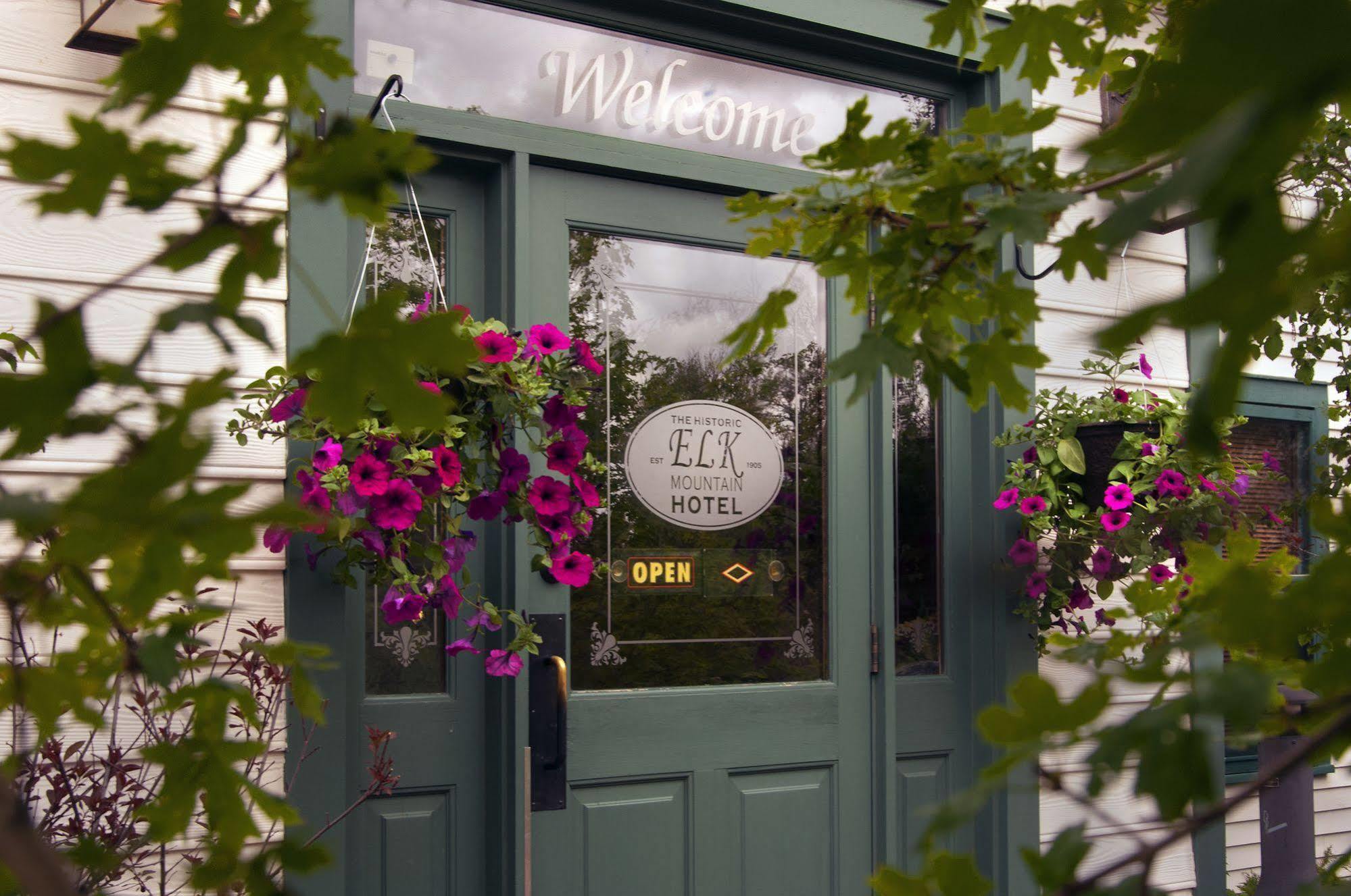 The Historic Elk Mountain Hotel Exterior foto